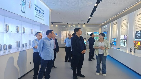 甘肃省嘉峪关市考察组来集团考察
